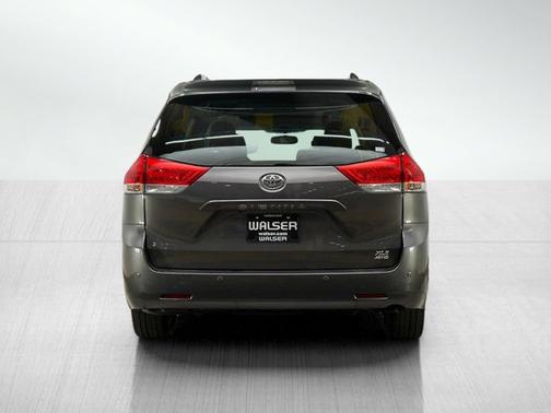 2014 Toyota Sienna XLE