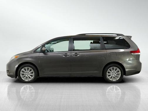2014 Toyota Sienna XLE