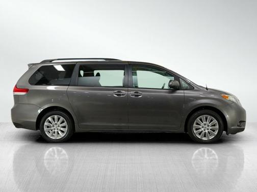 2014 Toyota Sienna XLE