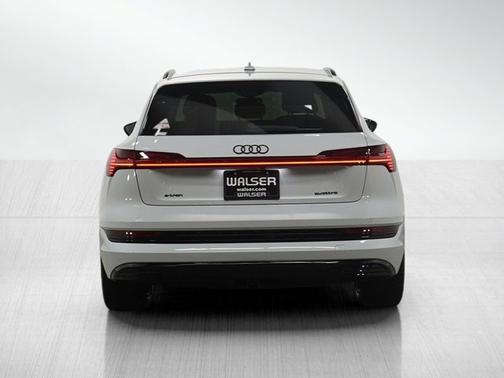 2023 Audi e-tron Premium Plus