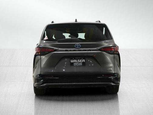 2021 Toyota Sienna XSE 7 Passenger