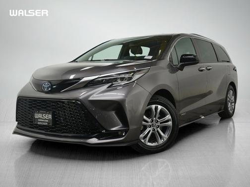 2021 Toyota Sienna XSE 7 Passenger