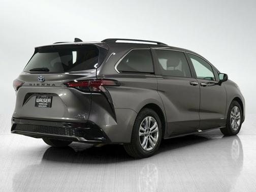 2021 Toyota Sienna XSE 7 Passenger