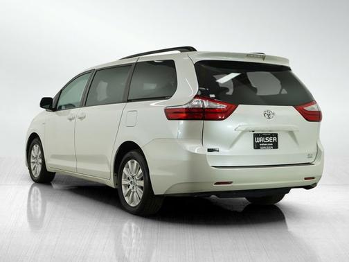 2016 Toyota Sienna XLE