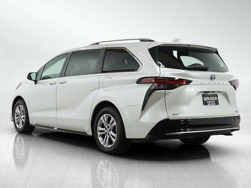 2024 Toyota Sienna Platinum