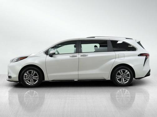 2024 Toyota Sienna Platinum