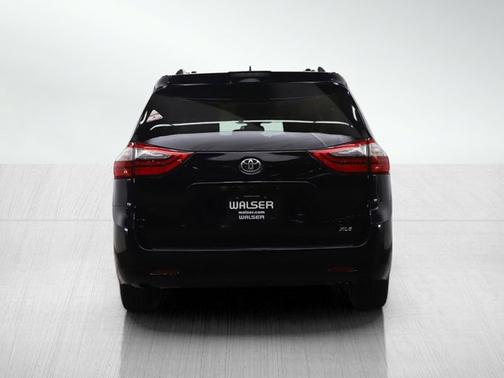 2020 Toyota Sienna XLE