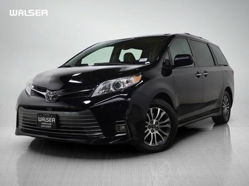 2020 Toyota Sienna XLE