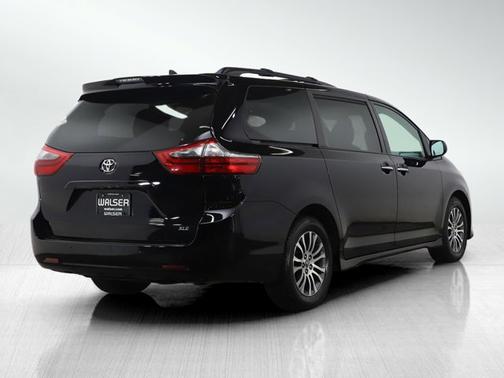 2020 Toyota Sienna XLE