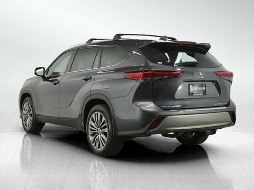 2022 Toyota Highlander Platinum