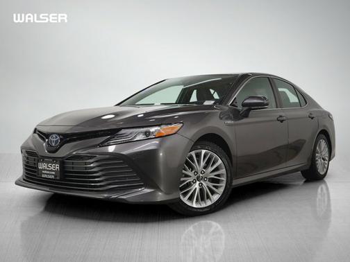 2020 Toyota Camry Hybrid XLE
