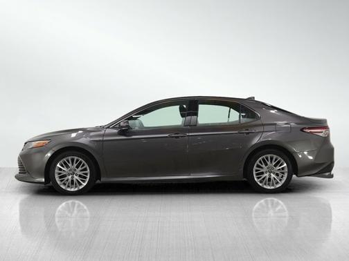 2020 Toyota Camry Hybrid XLE