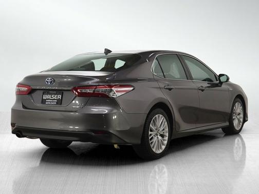 2020 Toyota Camry Hybrid XLE