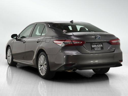 2020 Toyota Camry Hybrid XLE