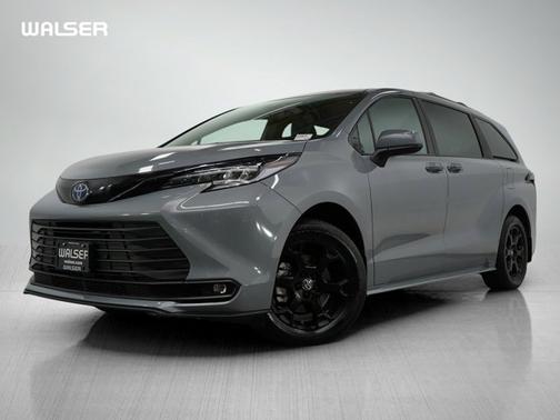 2025 Toyota Sienna Woodland Edition
