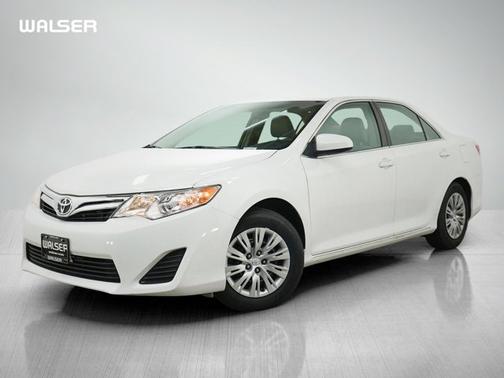 Super White 2014 Toyota Camry LE