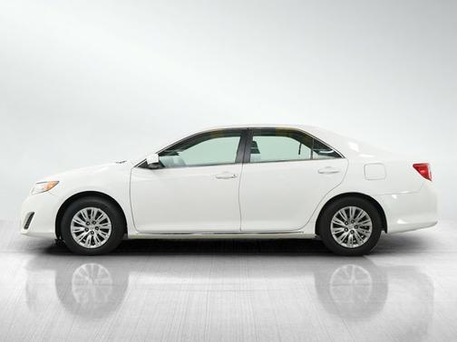 Super White 2014 Toyota Camry LE