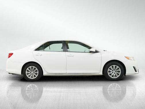 Super White 2014 Toyota Camry LE