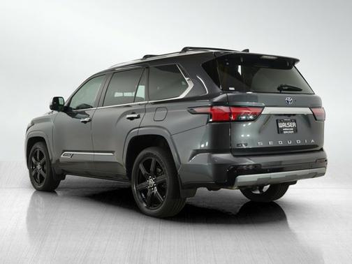2023 Toyota Sequoia SR5