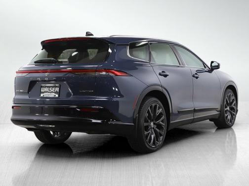 2025 Toyota Crown Signia Limited