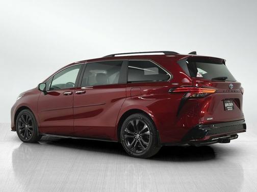 2022 Toyota Sienna XSE