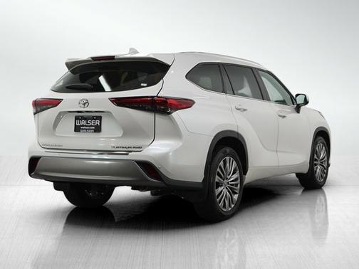 Blizzard Pearl 2021 Toyota Highlander Platinum
