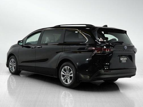 2025 Toyota Sienna XLE