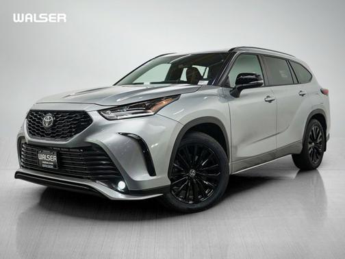 Magnetic Gray Metallic 2024 Toyota Highlander XSE
