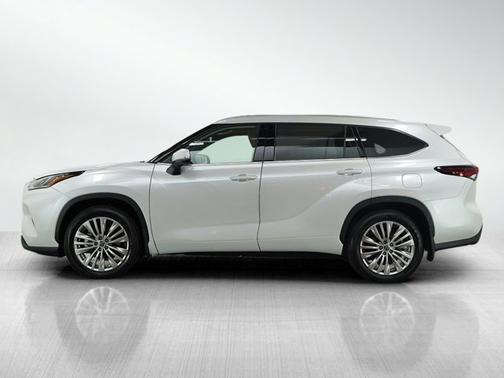 2025 Toyota Highlander Platinum