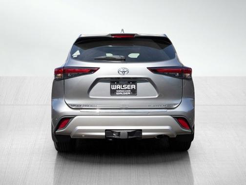 2025 Toyota Highlander Platinum