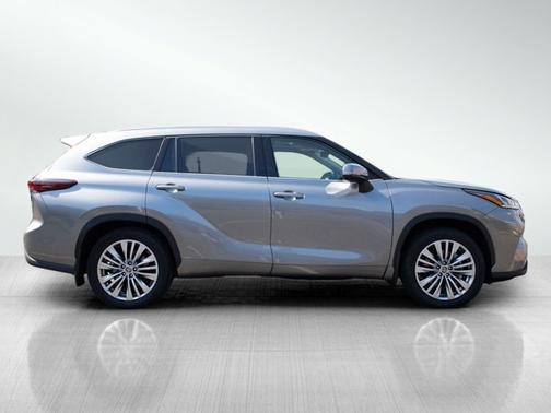 2025 Toyota Highlander Platinum