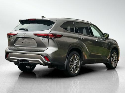 2025 Toyota Highlander Hybrid Hybrid XLE