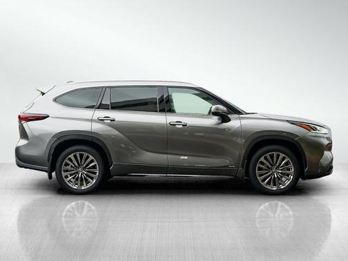 2025 Toyota Highlander Hybrid Hybrid XLE