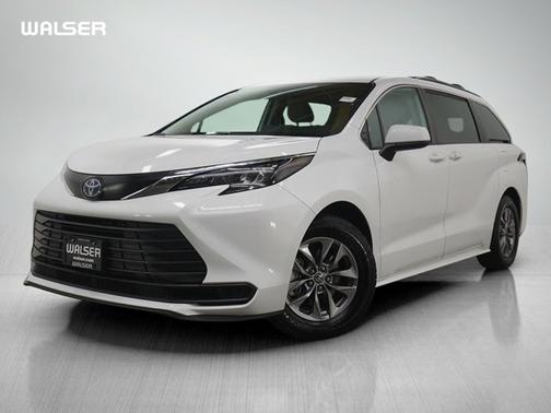 2024 Toyota Sienna LE