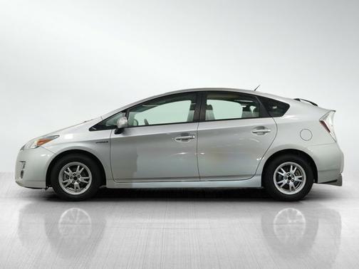 2010 Toyota Prius III