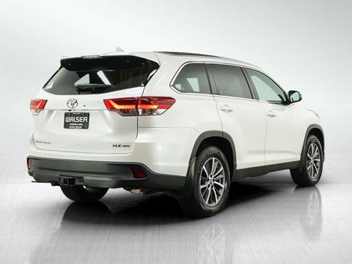 Blizzard Pearl 2019 Toyota Highlander XLE