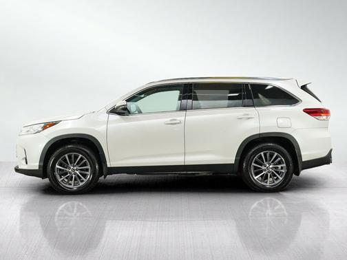 Blizzard Pearl 2019 Toyota Highlander XLE
