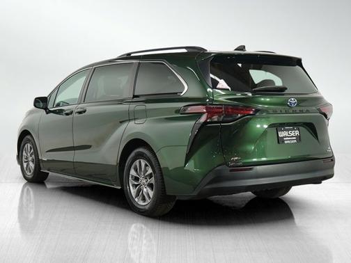 2021 Toyota Sienna LE 8 Passenger