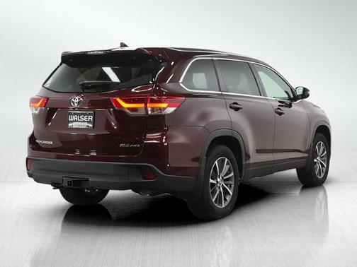 Ooh La La Rouge Mica 2019 Toyota Highlander XLE