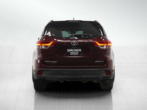 Ooh La La Rouge Mica 2019 Toyota Highlander XLE