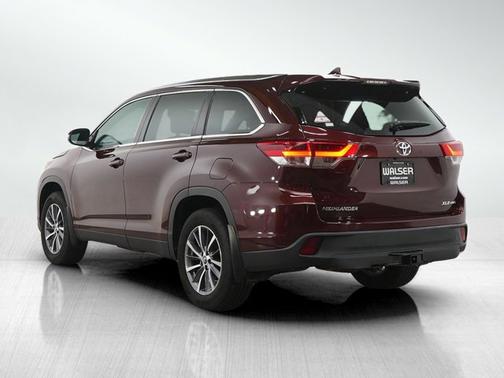 Ooh La La Rouge Mica 2019 Toyota Highlander XLE