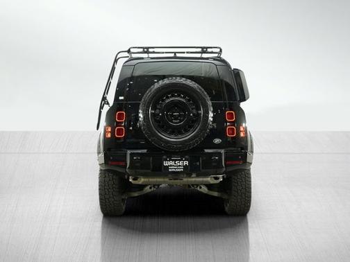 2023 Land Rover Defender X-Dynamic SE