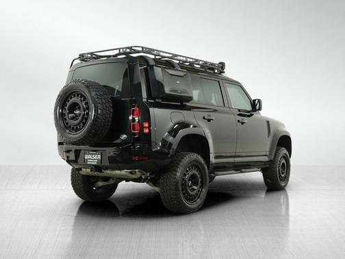 2023 Land Rover Defender X-Dynamic SE
