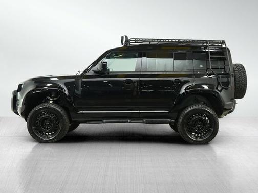 2023 Land Rover Defender X-Dynamic SE