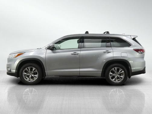 Silver Sky Metallic 2015 Toyota Highlander XLE