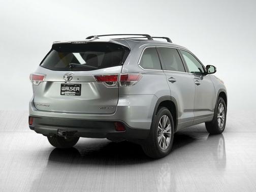 Silver Sky Metallic 2015 Toyota Highlander XLE