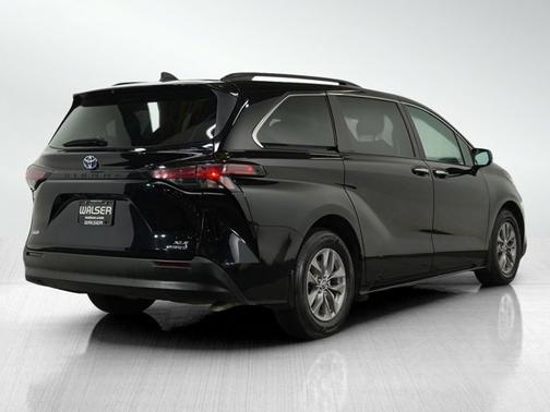 2022 Toyota Sienna XSE