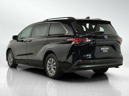 2022 Toyota Sienna XSE