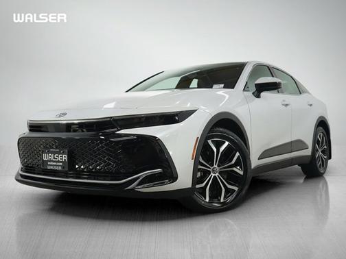 Oxygen White 2023 Toyota Crown XLE