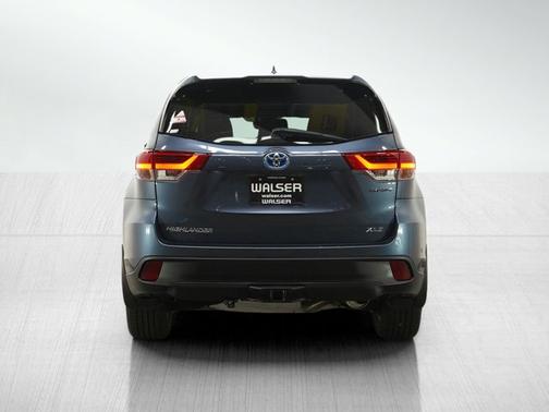 Shoreline Mist 2019 Toyota Highlander Hybrid XLE